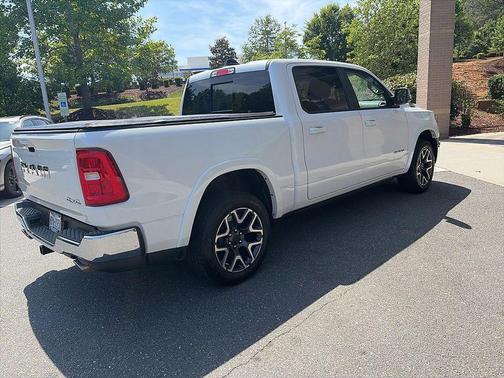 Ivory White Tri-Coat Pearlcoat 2026 RAM 1500 Laramie