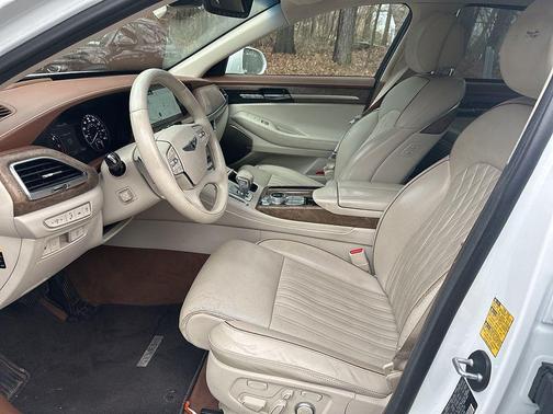 2020 Genesis G90 Premium