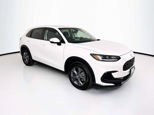 Platinum White Pearl 2026 Honda HR-V