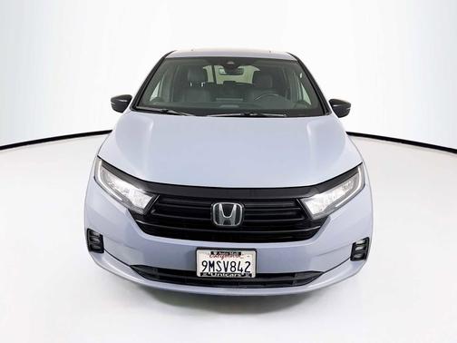 Sonic Gray Pearl 2024 Honda Odyssey