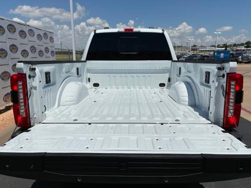 OXFORD WHITE 2024 Ford F-250 KING RANCH