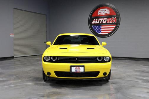 Yellow Jacket Clearcoat 2017 Dodge Challenger SXT