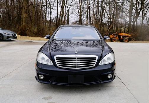 2009 Mercedes-Benz S-Class 6.0L V12 AMG