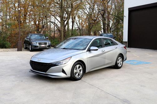 2021 Hyundai ELANTRA SE