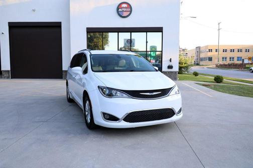 2018 Chrysler Pacifica Touring-L