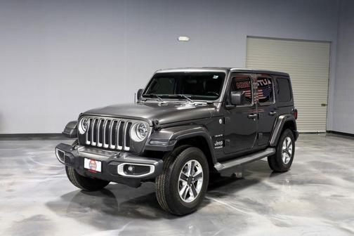 Granite Crystal Metallic Clearcoat 2019 Jeep Wrangler Unlimited Sahara