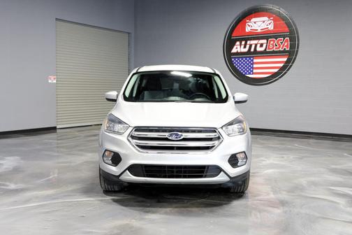 Ingot Silver Metallic 2017 Ford Escape SE