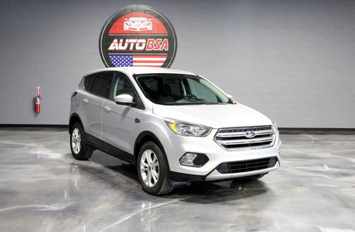 Ingot Silver Metallic 2017 Ford Escape SE
