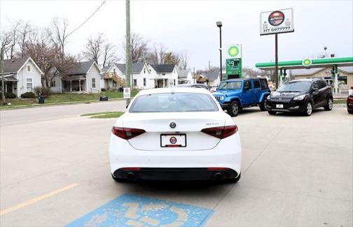 2018 Alfa Romeo Giulia Base