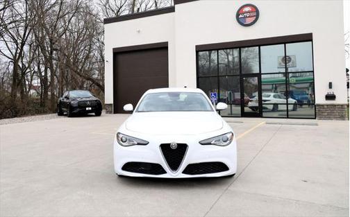 2018 Alfa Romeo Giulia Base