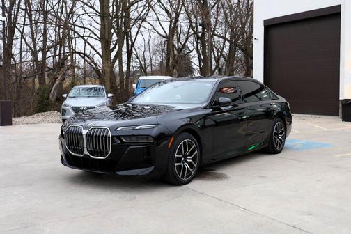 2023 BMW 740 i