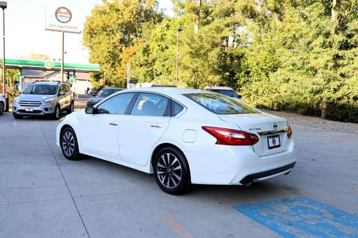 2017 Nissan Altima 2.5 SV