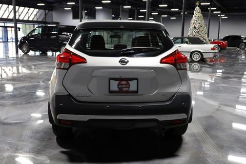 2020 Nissan Kicks SR