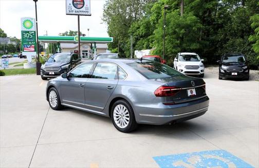 2017 Volkswagen Passat 1.8T SE