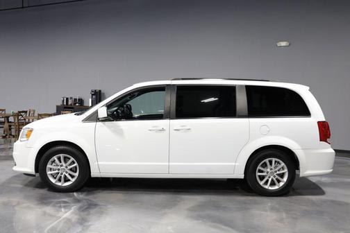 White Knuckle Clearcoat 2019 Dodge Grand Caravan SXT
