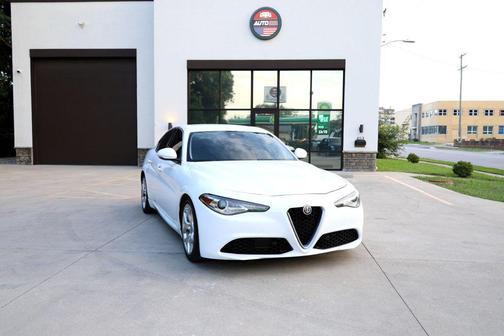 2018 Alfa Romeo Giulia Ti Lusso