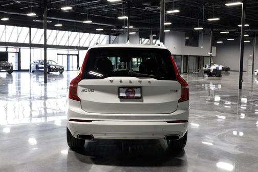 Ice White 2016 Volvo XC90 T5 Momentum
