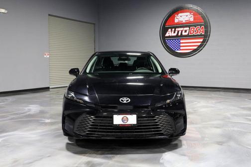 BLACK 2025 Toyota Camry SE