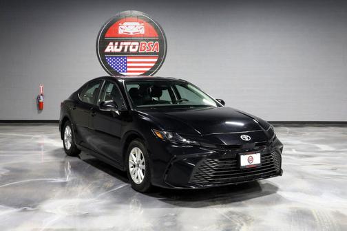 BLACK 2025 Toyota Camry SE