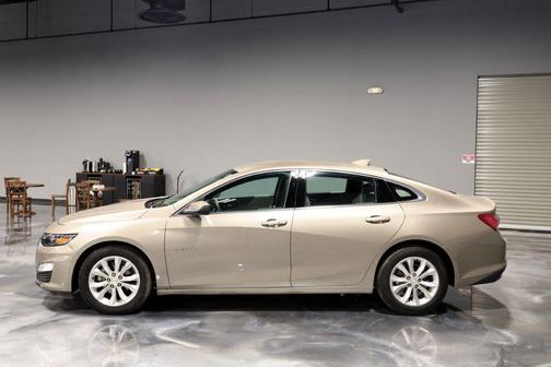 2022 Chevrolet Malibu FWD LT