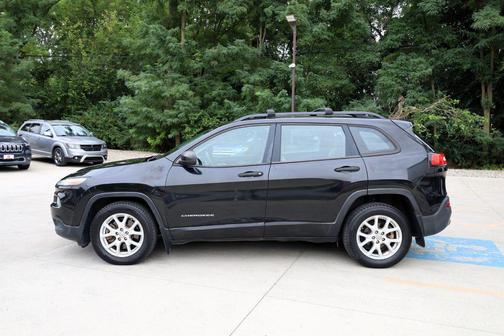 2015 Jeep Cherokee Sport