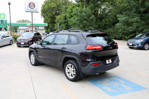 2015 Jeep Cherokee Sport