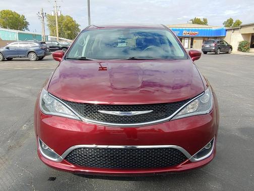 2020 Chrysler Pacifica Touring