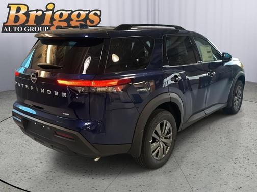2025 Nissan Pathfinder SV