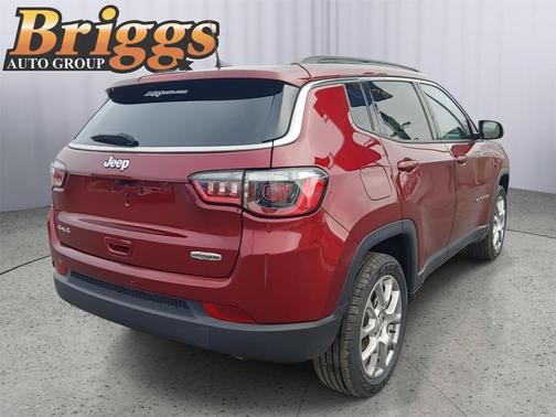 2022 Jeep Compass Latitude Lux