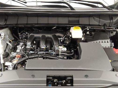 2025 Nissan Pathfinder S