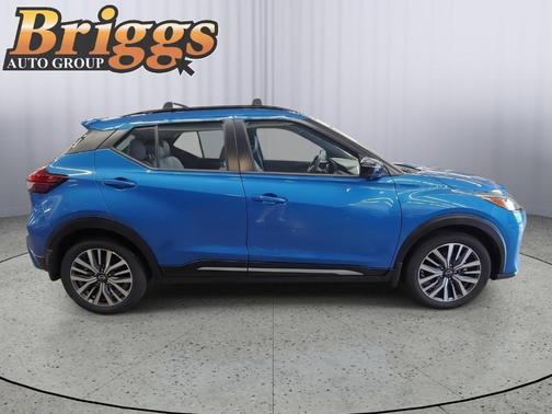 2023 Nissan Kicks SR