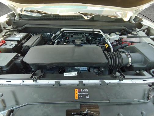 Summit White 2026 GMC Canyon Elevation