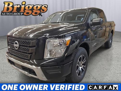 2023 Nissan Titan SV