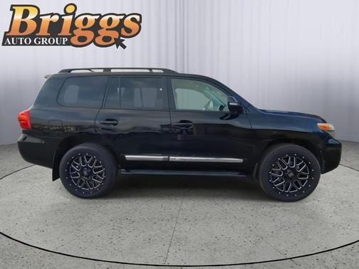 2013 Toyota Land Cruiser V8