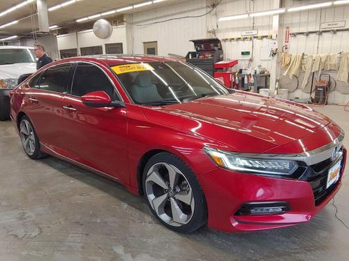 Radiant Red Metallic 2018 Honda Accord Touring