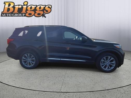 Agate Black Metallic 2023 Ford Explorer XLT