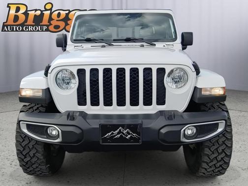 Bright White Clearcoat 2023 Jeep Gladiator Sport