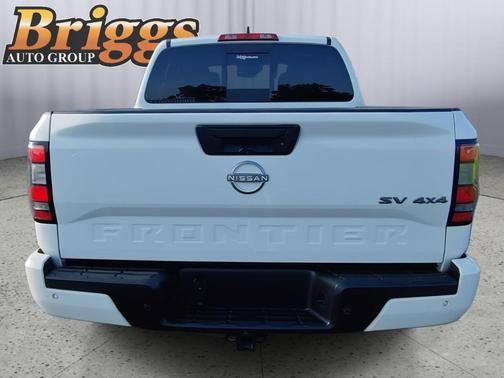 2024 Nissan Frontier SV