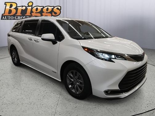 2021 Toyota Sienna XLE