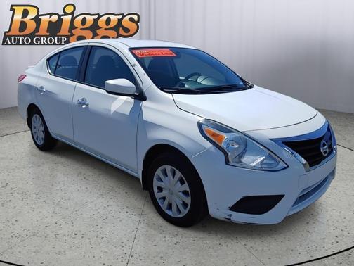 Cloud White 2018 Nissan Versa 1.6 SV