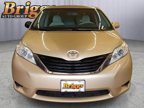 2011 Toyota Sienna LE