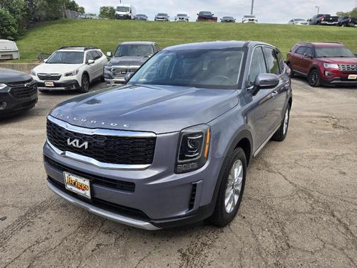 Everlasting Silver 2022 Kia Telluride LX