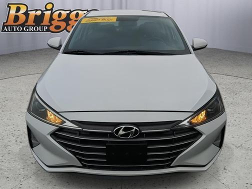 2019 Hyundai ELANTRA SE