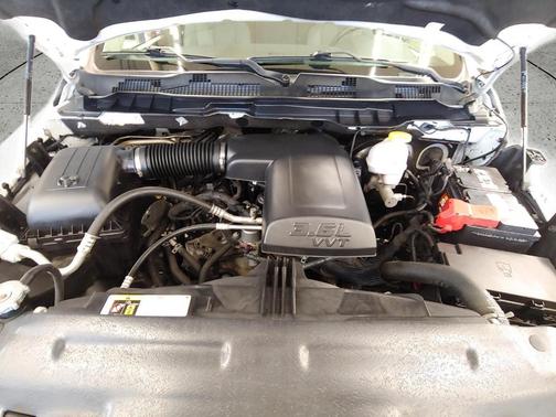 Bright White Clearcoat 2022 RAM 1500 Classic Tradesman