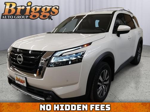 2023 Nissan Pathfinder SL