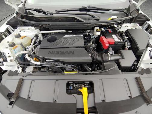 White 2023 Nissan Rogue SL