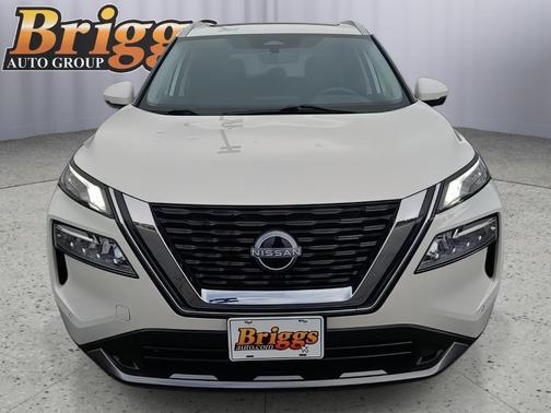 White 2023 Nissan Rogue SL