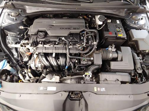 Black 2024 Hyundai ELANTRA SEL