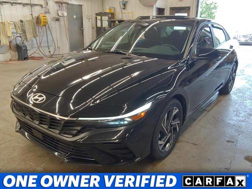 Black 2024 Hyundai ELANTRA SEL