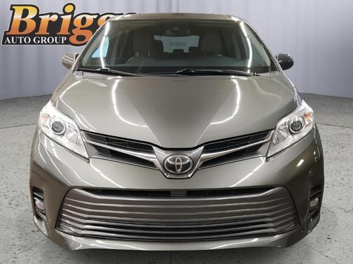 2018 Toyota Sienna XLE